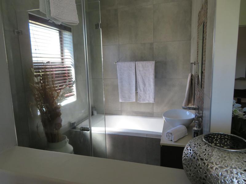 3 Bedroom Property for Sale in Zevenwacht Country Estate Western Cape